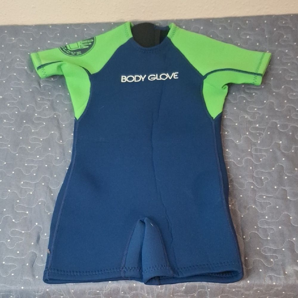Body Glove Kids Rashguard Shortie size small NWT